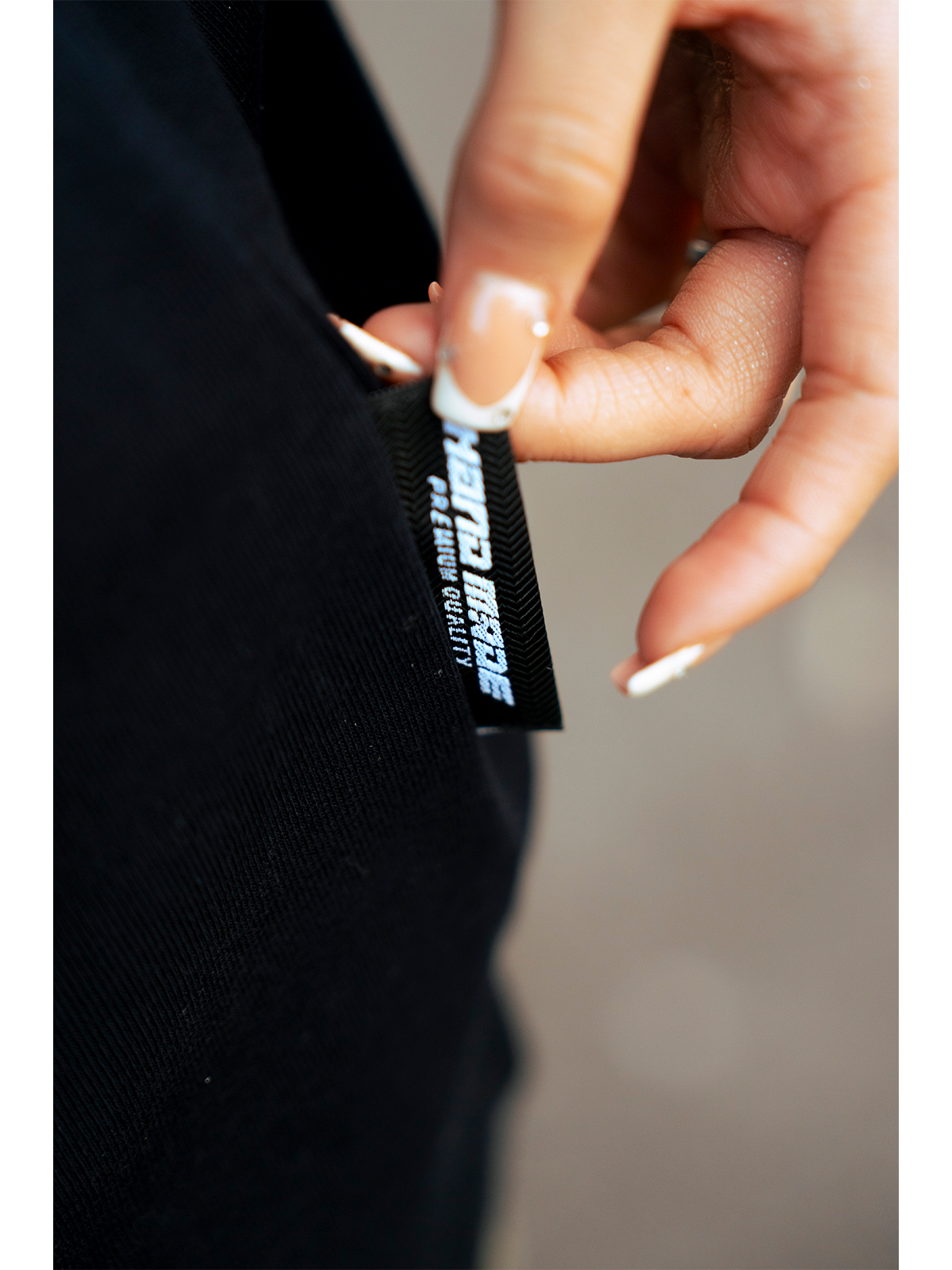 PLAYERA BASICA NEGRA