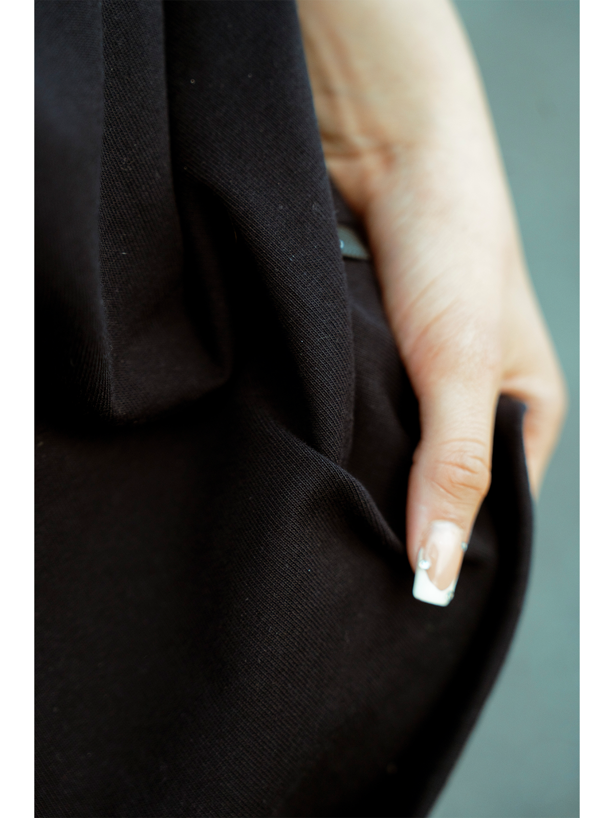 PLAYERA BASICA NEGRA